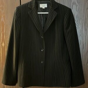 Le Suit black blazer with tiny silver stripes. Size 10.